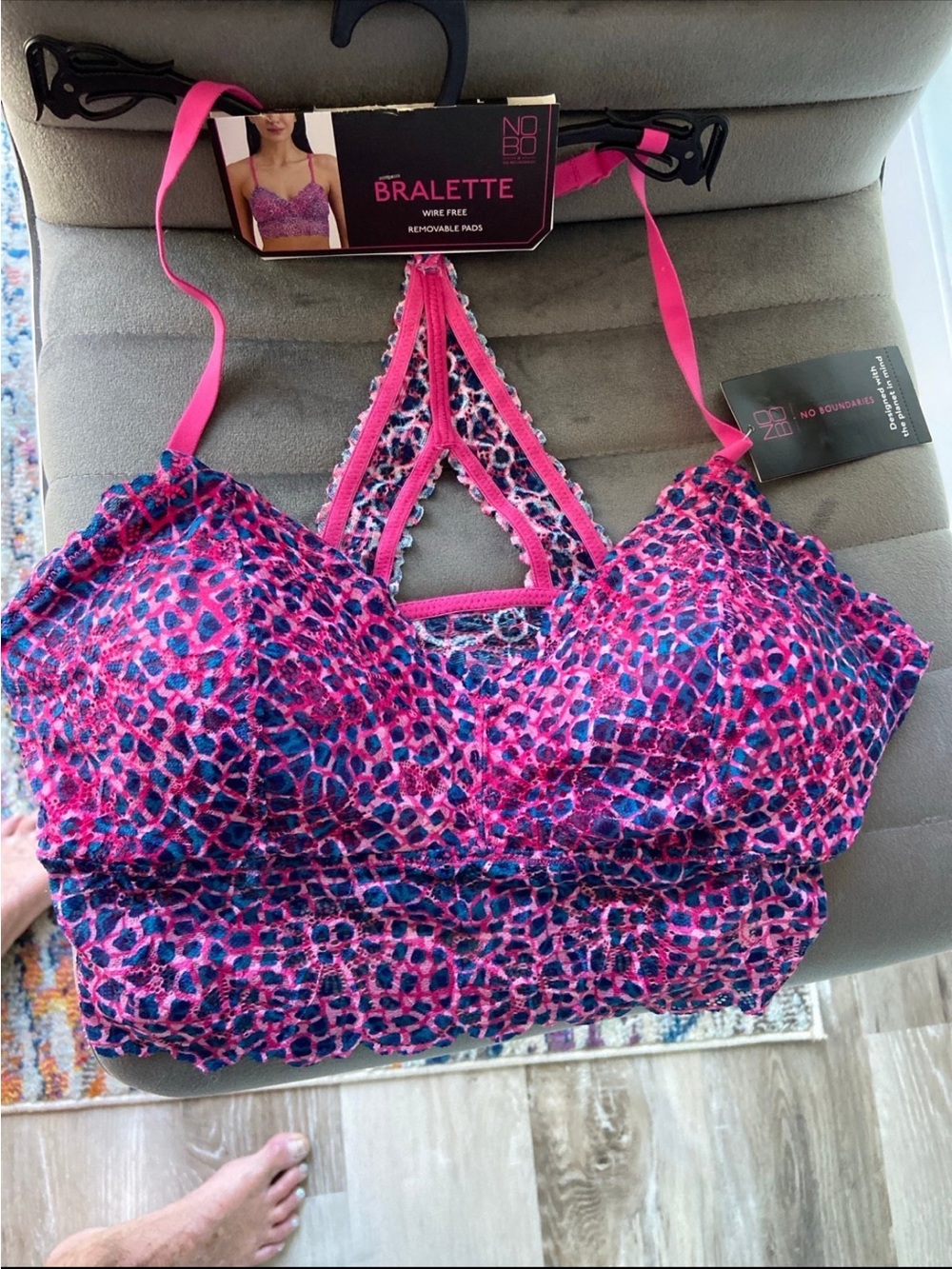 Bralette., racerback, NWT
Adjustable straps, lightly padded. NWT. Size L